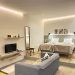 Ladomar Avenida Apartment *