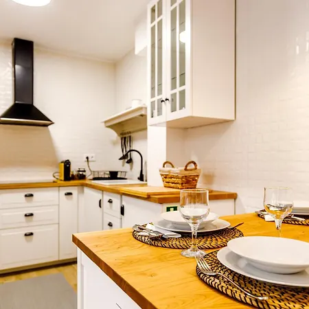 Ladomar Avenida Apartamento *