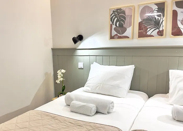 Ladomar Avenida * Horta (Azores)